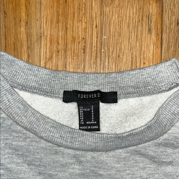 Colorblock Cropped Sweatshirt - Picture 2 of 3